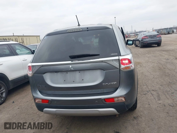 2015 Mitsubishi Outlander SE with VIN JA4AZ3A39FZ007936, listed as a IAAI auction lot 41003206 with 136,017 mi miles and . Bid and sale history available at DreamBid. Image 16.