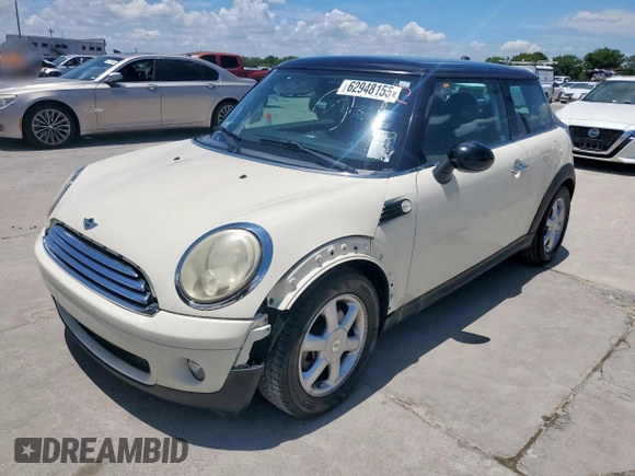 2010 MINI Hardtop z VIN WMWMF3C52ATZ66811, wystawiony jako Copart lot #62948155 z przebiegiem 170 347 mil mil oraz Czysty tytuł • Clean title. Historia ofert i sprzedaży dostępna na DreamBid. Obrazek 1.