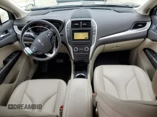2019 Lincoln MKC Standard z VIN 5LMCJ1C9XKUL26497, wystawiony jako Copart lot #45780825 z przebiegiem 32 216 mil mil oraz Szkoda całkowita • Salvage title. Historia ofert i sprzedaży dostępna na DreamBid. Obrazek 8.