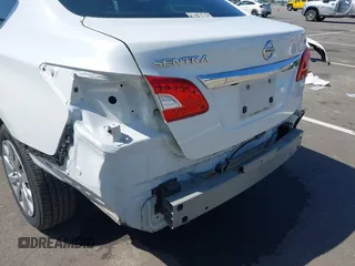 2015 Nissan Sentra SV z VIN 3N1AB7AP6FY221199, wystawiony jako IAAI lot #42360738 z przebiegiem 153 802 mil mil oraz . Historia ofert i sprzedaży dostępna na DreamBid. Obrazek 6.