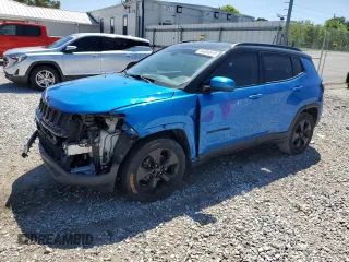 2018 Jeep Compass Altitude z VIN 3C4NJCBB0JT327442, wystawiony jako Copart lot #54064815 z przebiegiem 103 773 mil mil oraz Szkoda całkowita • Salvage title. Historia ofert i sprzedaży dostępna na DreamBid. Obrazek 1.