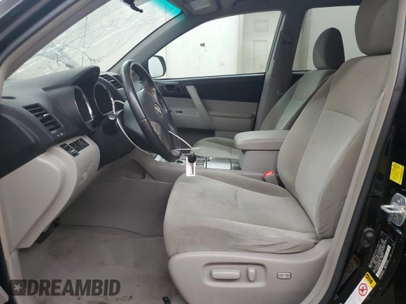 2010 Toyota Highlander with VIN 5TDBK3EH5AS024439, listed as a Copart auction lot 60076265 with 155,295 mi miles and Salvage title. Bid and sale history available at DreamBid. Image 7.