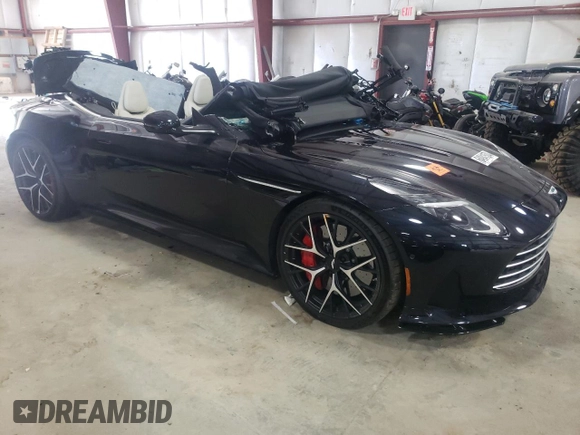 2024 Aston Martin DB12 z VIN SCFRMFGW5RGM12901, wystawiony jako Copart lot #64941574 z przebiegiem Nie podano mil oraz Nie do naprawy • Non repairable. Historia ofert i sprzedaży dostępna na DreamBid. Obrazek 4.
