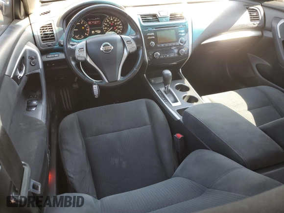 2015 Nissan Altima SV z VIN 1N4AL3AP0FC241787, wystawiony jako Copart lot #52039465 z przebiegiem 158 922 mil mil oraz Czysty tytuł • Clean title. Historia ofert i sprzedaży dostępna na DreamBid. Obrazek 8.