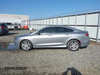 2015 Chrysler 200 Limited z VIN 1C3CCCAB5FN670987, wystawiony jako IAAI lot #41572911 z przebiegiem 194 454 mil mil oraz . Historia ofert i sprzedaży dostępna na DreamBid. Obrazek 14.