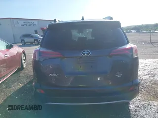 2018 Toyota RAV4 XLE z VIN JTMWFREV1JJ197662, wystawiony jako IAAI lot #42167382 z przebiegiem 64 826 mil mil oraz . Historia ofert i sprzedaży dostępna na DreamBid. Obrazek 16.