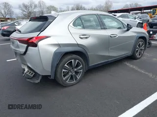 2020 Lexus UX with VIN JTHP3JBH5L2024624, listed as a IAAI auction lot 41826234 with 82,043 mi miles. Bid and sale history available at carsss.com. Image 4.