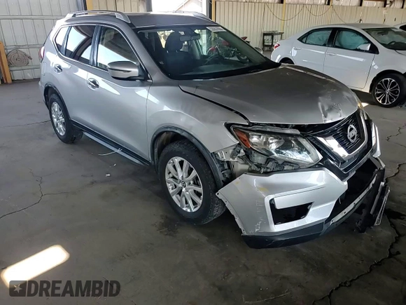 2017 Nissan Rogue SV z VIN JN8AT2MT3HW143002, wystawiony jako Copart lot #53557855 z przebiegiem 120 193 mil mil oraz Szkody całkowita. Historia ofert i sprzedaży dostępna na DreamBid. Obrazek 11.