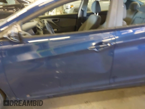 2015 Hyundai Elantra SE z VIN 5NPDH4AE3FH647340, wystawiony jako IAAI lot #39683590 z przebiegiem 149 884 mil mil oraz . Historia ofert i sprzedaży dostępna na DreamBid. Obrazek 12.