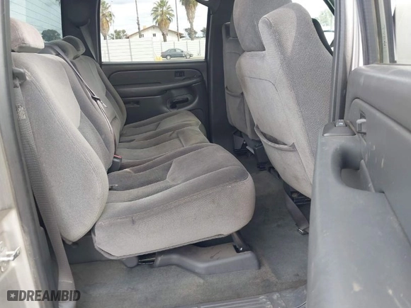 2004 GMC Sierra 1500 Crew Cab SLE with VIN 2GTEK13T341371997, listed as a IAAI auction lot 41495241 with 218,333 mi miles. Bid and sale history available at carsss.com. Image 8.