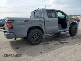 2022 Nissan Frontier SV z VIN 1N6ED1EK5NN631411, wystawiony jako Copart lot #57287645 z przebiegiem 25 027 mil mil oraz Szkoda całkowita • Salvage title. Historia ofert i sprzedaży dostępna na DreamBid. Obrazek 3.