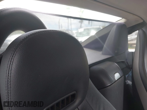 2009 Mercedes-Benz SLK 350 with VIN WDBWK58F19F190541, listed as a IAAI auction lot 42464400 with 109,484 mi miles and . Bid and sale history available at DreamBid. Image 8.