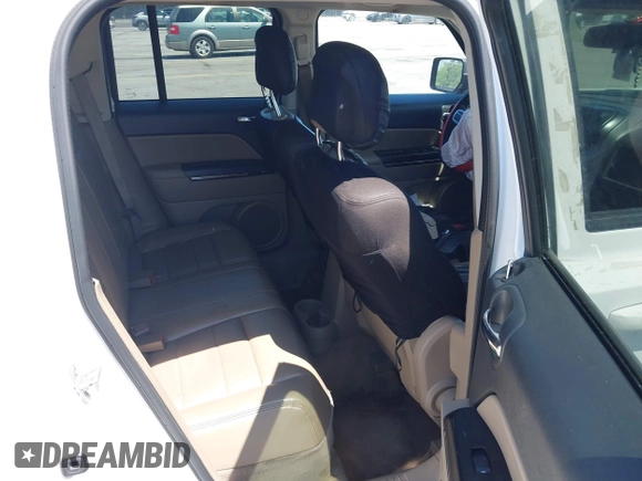2013 Jeep Patriot Limited z VIN 1C4NJRCB3DD274375, wystawiony jako IAAI lot #42137708 z przebiegiem 185 018 mil mil oraz . Historia ofert i sprzedaży dostępna na DreamBid. Obrazek 8.