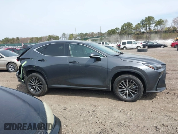 2023 Lexus NX 350 Premium z VIN 2T2GGCEZ8PC024142, wystawiony jako IAAI lot #42101751 z przebiegiem 34 449 mil mil oraz . Historia ofert i sprzedaży dostępna na DreamBid. Obrazek 13.