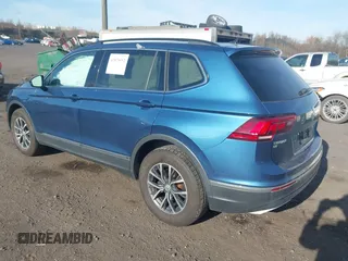 2020 Volkswagen Tiguan SE with VIN 3VV2B7AX2LM017277, listed as a IAAI auction lot 42075052 with 72,248 mi miles and . Bid and sale history available at DreamBid. Image 3.