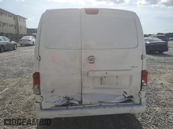 2015 Nissan NV200 SV with VIN 3N6CM0KN2FK707559, listed as a Copart auction lot 56383805 with 147,827 mi miles and Salvage title. Bid and sale history available at DreamBid. Image 6.