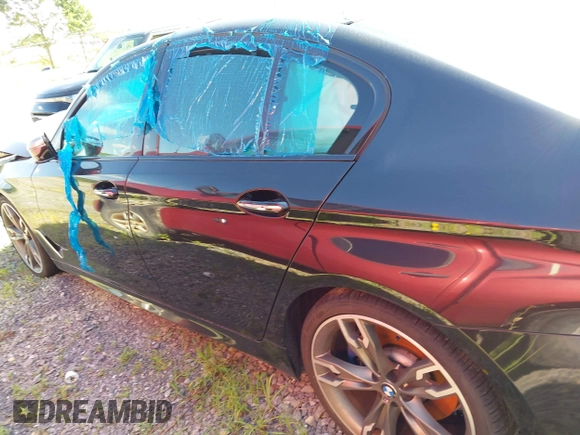 2018 BMW 5 Series M550i xDrive с VIN WBAJB9C59JB286170, выставлен на аукционе IAAI как лот 42726658 с пробегом Не указан миль и . История ставок и продаж доступна на DreamBid. Изображение 13.