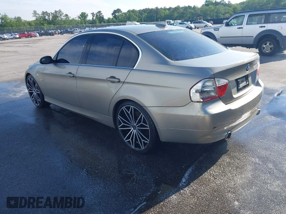 2008 BMW 3 Series 335xi z VIN WBAVD535X8A284478, wystawiony jako IAAI lot #42234123 z przebiegiem 225 165 mil mil oraz . Historia ofert i sprzedaży dostępna na DreamBid. Obrazek 3.