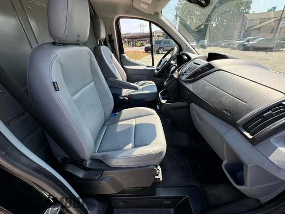 2016 Ford Transit Cargo with VIN 1FTYE1YM1GKA57789, listed as a Copart auction lot 71881784 with 139,086 mi miles and Clean Title. Bid and sale history available at DreamBid. Image 5.