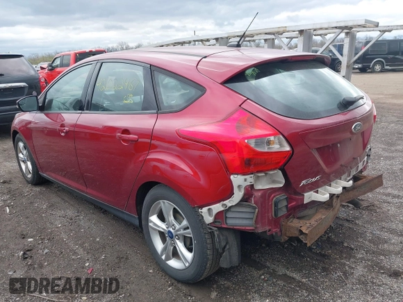 2014 Ford Focus SE with VIN 1FADP3K20EL136640, listed as a IAAI auction lot 42022467 with 137,475 mi miles. Bid and sale history available at carsss.com. Image 3.