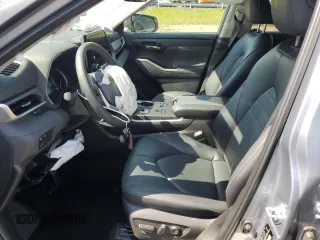 2024 Toyota Highlander LE z VIN 5TDKDRBH7RS539875, wystawiony jako Copart lot #54117965 z przebiegiem 12 453 mil mil oraz Szkoda całkowita • Salvage title. Historia ofert i sprzedaży dostępna na DreamBid. Obrazek 7.
