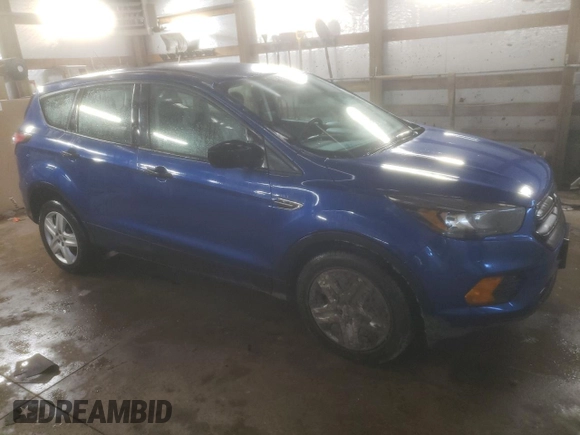 2018 Ford Escape S z VIN 1FMCU0F79JUB06376, wystawiony jako Copart lot #83109674 z przebiegiem 48 953 mil mil oraz Szkoda całkowita • Salvage title. Historia ofert i sprzedaży dostępna na DreamBid. Obrazek 4.