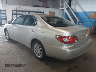 2002 Lexus ES 300 with VIN JTHBF30G425035697, listed as a IAAI auction lot 42588600 with 140,660 mi miles and . Bid and sale history available at DreamBid. Image 3.