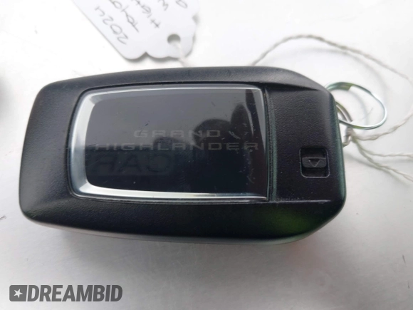 2024 Toyota Highlander XLE z VIN 5TDAAAB50RS068275, wystawiony jako IAAI lot #42437588 z przebiegiem 5 878 mil mil oraz . Historia ofert i sprzedaży dostępna na DreamBid. Obrazek 11.