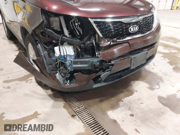 2015 Kia Sorento LX with VIN 5XYKTDA70FG646886, listed as a IAAI auction lot 42469491 with 214,232 mi miles and . Bid and sale history available at DreamBid. Image 6.