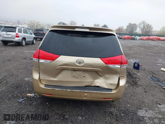 2011 Toyota Sienna LE AAS with VIN 5TDKK3DC9BS089379, listed as a IAAI auction lot 41943062 with 245,778 mi miles. Bid and sale history available at carsss.com. Image 6.
