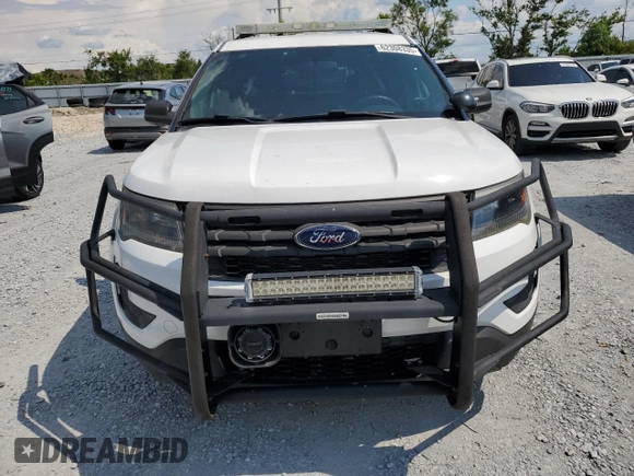 2017 Ford Police Interceptor Utility с VIN 1FM5K8AR5HGD58916, выставлен на аукционе Copart как лот 62308335 с пробегом 73 964 миль миль и Списание • Salvage title. История ставок и продаж доступна на DreamBid. Изображение 5.