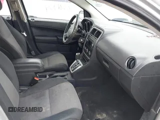 2011 Dodge Caliber Mainstreet z VIN 1B3CB3HA9BD296963, wystawiony jako IAAI lot #42381904 z przebiegiem 200 350 mil mil oraz . Historia ofert i sprzedaży dostępna na DreamBid. Obrazek 5.