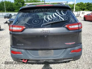 2017 Jeep Cherokee Trailhawk z VIN 1C4PJMBS9HW638497, wystawiony jako Copart lot #58435515 z przebiegiem 114 548 mil mil oraz Szkoda całkowita • Salvage title. Historia ofert i sprzedaży dostępna na DreamBid. Obrazek 6.