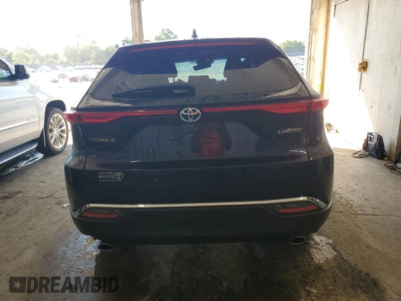 2024 Toyota Venza LE with VIN JTEAAAAH3RJ154278, listed as a Copart auction lot 61733824 with 13,398 mi miles and Salvage Title. Bid and sale history available at carsss.com. Image 6.