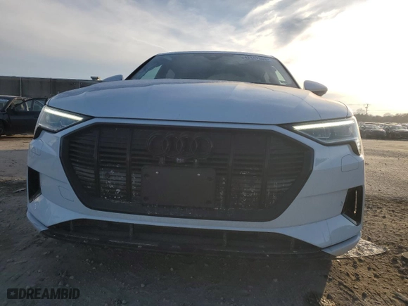 2022 Audi e-tron Premium with VIN WA1AAAGE7NB043670, listed as a Copart auction lot 42147305 with 24,177 mi miles and Salvage Title. Bid and sale history available at carsss.com. Image 5.