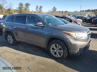 2016 Toyota Highlander LE with VIN 5TDBKRFHXGS301659, listed as a Copart auction lot 88334035 with 120,093 mi miles and Salvage Title. Bid and sale history available at carsss.com. Image 4.