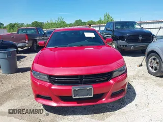 2015 Dodge Charger SXT z VIN 2C3CDXHG1FH916674, wystawiony jako IAAI lot #42168210 z przebiegiem 148 984 mil mil oraz . Historia ofert i sprzedaży dostępna na DreamBid. Obrazek 12.
