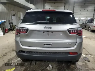 2019 Jeep Compass Latitude with VIN 3C4NJCBBXKT711715, listed as a Copart auction lot 52014415 with 57,527 mi miles and Non Repairable. Bid and sale history available at DreamBid. Image 6.