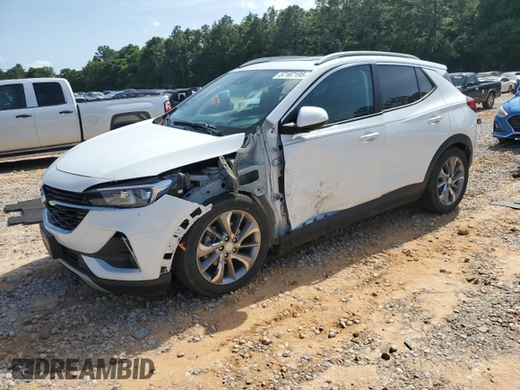 2021 Buick Encore GX Select z VIN KL4MMDSL1MB080983, wystawiony jako Copart lot #57167195 z przebiegiem Nie podano mil oraz Szkoda całkowita • Salvage title. Historia ofert i sprzedaży dostępna na DreamBid. Obrazek 1.