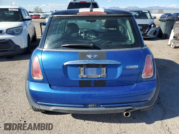 2006 MINI Hardtop z VIN WMWRC33566TJ79138, wystawiony jako Copart lot #49015335 z przebiegiem 189 928 mil mil oraz Czysty tytuł • Clean title. Historia ofert i sprzedaży dostępna na DreamBid. Obrazek 6.