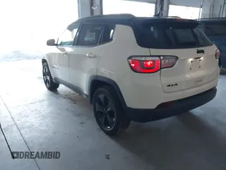 2018 Jeep Compass Altitude with VIN 3C4NJDBB4JT395992, listed as a IAAI auction lot 41318649 with 88,887 mi miles and . Bid and sale history available at carsss.com. Image 3.