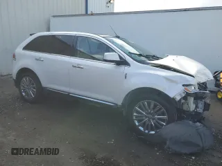 2011 Lincoln MKX with VIN 2LMDJ6JK6BBJ02700, listed as a Copart auction lot 51519635 with 184,446 mi miles and Salvage Title. Bid and sale history available at carsss.com. Image 4.
