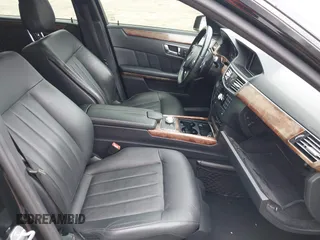 2010 Mercedes-Benz E 350 Luxury z VIN WDDHF8HB4AA116700, wystawiony jako IAAI lot #42148303 z przebiegiem 120 438 mil mil oraz . Historia ofert i sprzedaży dostępna na DreamBid. Obrazek 5.