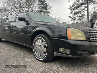 2004 Cadillac DeVille Limousine z VIN 1GEEH90Y24U550055, wystawiony jako Copart lot #42157535 z przebiegiem 44 344 mil mil oraz Czysty tytuł • Clean title. Historia ofert i sprzedaży dostępna na DreamBid. Obrazek 1.
