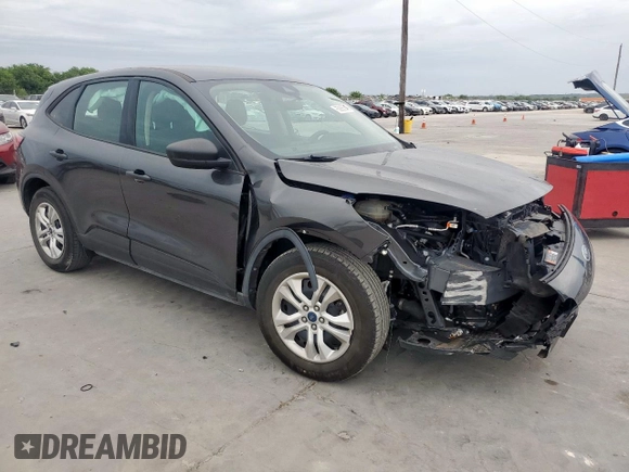 2020 Ford Escape S z VIN 1FMCU0F65LUC08803, wystawiony jako Copart lot #63665045 z przebiegiem 47 606 mil mil oraz Czysty tytuł • Clean title. Historia ofert i sprzedaży dostępna na DreamBid. Obrazek 4.
