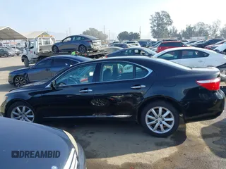 2008 Lexus LS 460 z VIN JTHBL46F285057509, wystawiony jako IAAI lot #41226492 z przebiegiem 132 616 mil mil oraz . Historia ofert i sprzedaży dostępna na DreamBid. Obrazek 14.