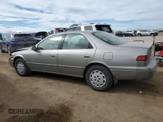 1998 Toyota Camry LE z VIN JT2BG28K7W0215608, wystawiony jako Copart lot #49919085 z przebiegiem 182 353 mil mil oraz Czysty tytuł • Clean title. Historia ofert i sprzedaży dostępna na DreamBid. Obrazek 2.