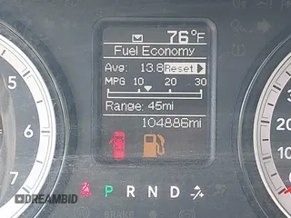 2020 Ram 1500 Tradesman z VIN 1C6RR6FT4LS148072, wystawiony jako IAAI lot #42041064 z przebiegiem 104 886 mil mil oraz . Historia ofert i sprzedaży dostępna na DreamBid. Obrazek 7.