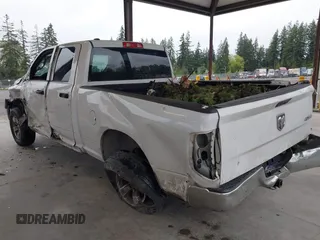 2014 Ram 1500 Tradesman z VIN 1C6RR7FGXES305972, wystawiony jako IAAI lot #42149659 z przebiegiem 163 374 mil mil oraz . Historia ofert i sprzedaży dostępna na DreamBid. Obrazek 3.