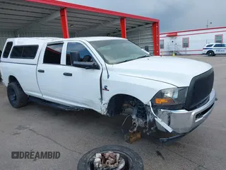 2012 Ram 2500 ST z VIN 3C6UD5HL7CG108382, wystawiony jako IAAI lot #39459188 z przebiegiem 181 499 mil mil oraz . Historia ofert i sprzedaży dostępna na DreamBid. Obrazek 1.